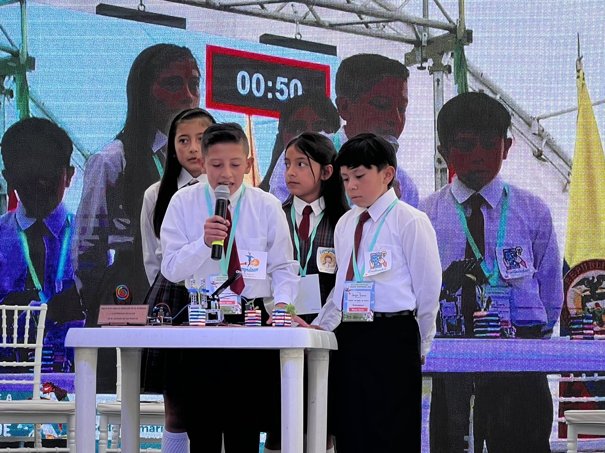 SecTICBoyaca's tweet image. Se está llevando a cabo #PitchElevator! Aquí, nuestros jurados están evaluando con atención las propuestas presentadas por los valientes niños y niñas que se atrevieron a soñar en grande. 💡🚀 #BoyacáAvanza en STEM. #AtréveteASoñarEnGrande