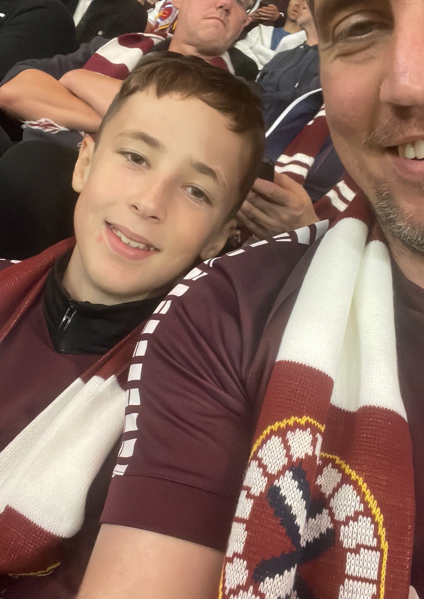 andrewokeefe4's tweet photo. Wee man will never forget nights like that watching the hearts 🇱🇻🇱🇻🇱🇻🇱🇻 https://t.co/hIBgVTN7ZR