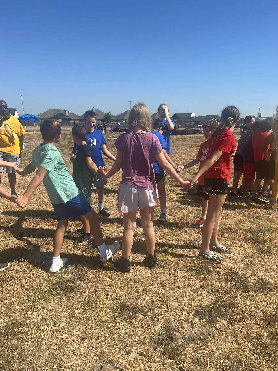 CircusCooper's tweet photo. More house reveal memories .. #6thgraderocks @RISgreatness @robinsonisd https://t.co/oyOKkFSZkx