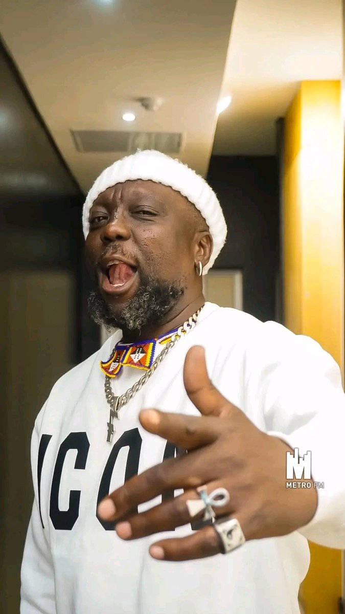 His name is Bonginkosi Zola 7 Dlamini His a Living Legend Retweet if you agree He's a Legend