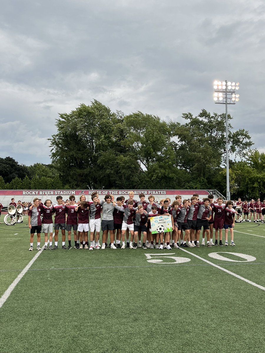 rrhsBoysSoccer's tweet photo. @rrboosters Bash formation! https://t.co/V4bcE0R42Y