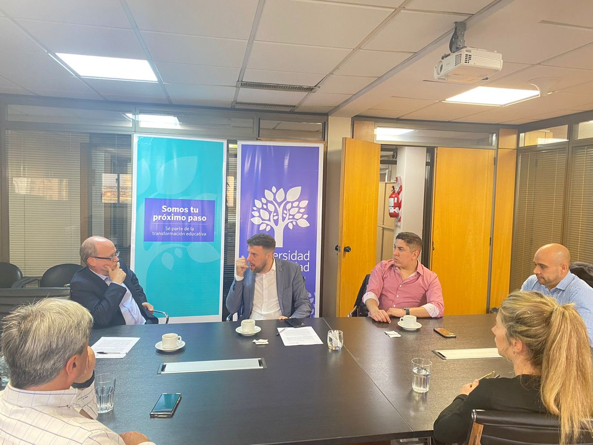 GroomingArg's tweet photo. ✍️🏫 Celebramos un convenio de cooperación interinstitucional con la Universidad de la Ciudad de BA , con el objetivo de desarrollar y diseñar proyectos académicos.

📄 La firma se realizó entre el rector @PalamidessiM y nuestro fundador @HernanGNavarro. https://t.co/d4gLp72wvs