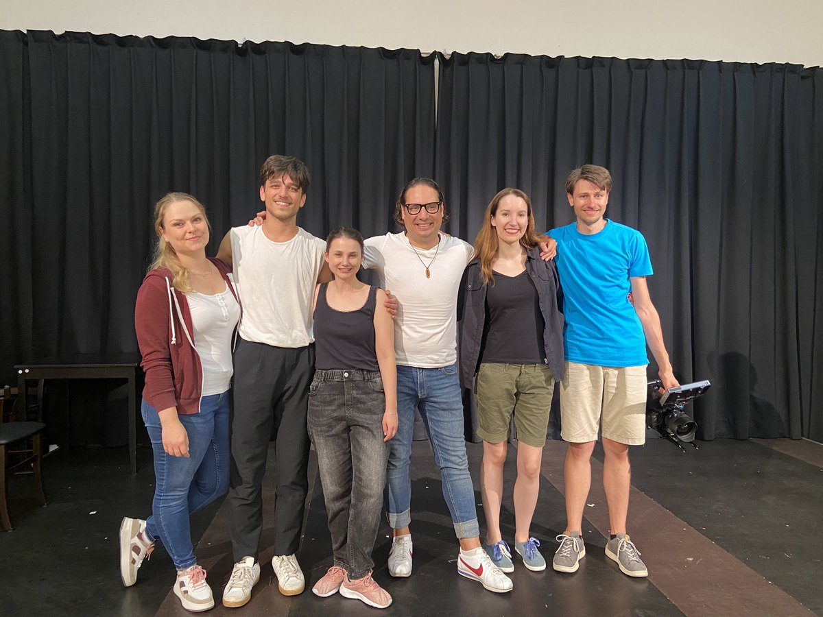 vinjtren's tweet photo. THAT’S A WRAP: JUST FINISHED SHOOTING MY 3RD SHORT FILM AS A DIRECTOR, D.O.P., PRODUCER &amp; WRITER!

🎬🎥🎭🎞️

Today I shot my 3rd short film for my universities @deutschepop &amp; @UniWestLondon , which is also part of my bachelor thesis. https://t.co/HUgjRj8QUe