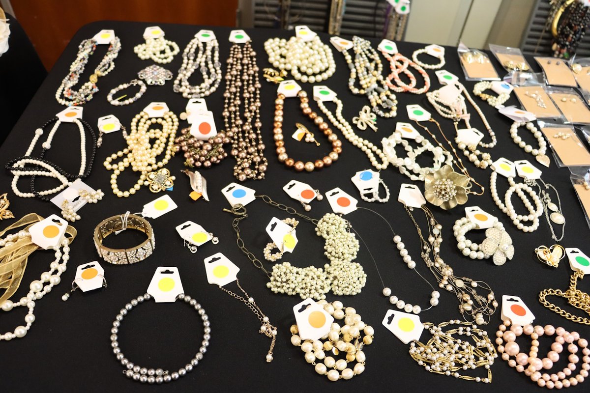MissionViejoCA's tweet photo. The Mission Viejo Senior Leadership Committee is hosting its first annual Second Time Around Jewelry and Accessories sale Aug. 18-19 at the Norman P. Murray Center. 

Friday, 8/18 - 1 to 5 pm 
Saturday, 8/19 - 9 am to 2 pm

https://t.co/kwMTnTJeo0 https://t.co/iJw1Aa2XNf