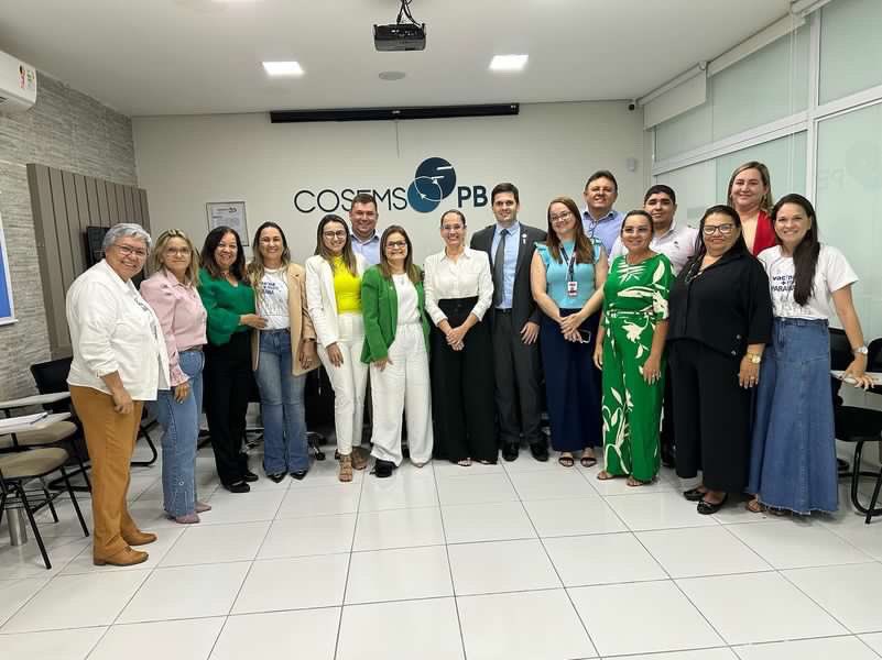 Tivemos reunião com secretários e secretarias municipais de saúde da Paraíba, na sede do <a href="/cosems_pb/">COSEMS-PB</a>.

Saímos desse encontro com o pacto político de todos levarem adiante Microplanejamento e a Ação de Multivacinação.
