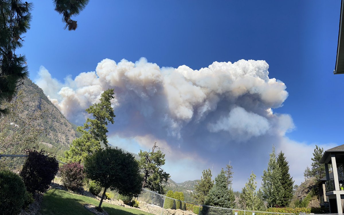 ShadesonMain's tweet photo. @BCGovFireInfo A different view https://t.co/CFdLLV9pHe