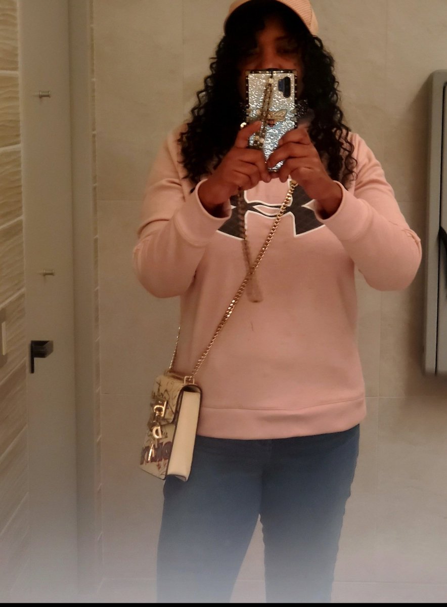 Slim44335938's tweet photo. I can't believe someone stole my cane..backtracked on left foot ..heel spur surgery in March..got injections for pain..this sucks😪 https://t.co/U5ACCWjFHQ