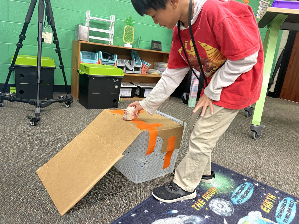 therodclass's tweet photo. After reading Ricky, The Rock That Couldn’t Roll, Ms. Middleton’s 2nd grade class demonstrated great engineering skills by modifying a flat rock to make it roll instead of slide on a slope. #WeAreLakshore https://t.co/711KOX1tnv