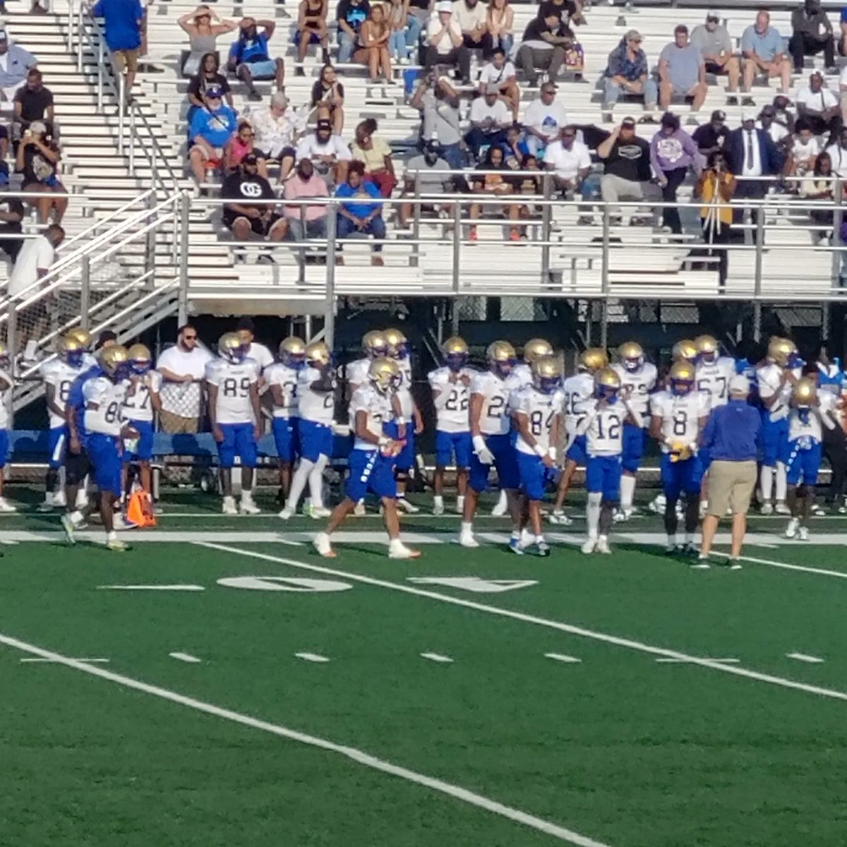 Is it me or has the regular season ALREADY started!? <a href="/MauryHigh/">Maury High School</a> facing <a href="/PhoebusHS1/">Phoebus High School</a> in a scrimmage this evening! Nice crowd on hand. <a href="/13NewsNow/">13News Now</a> 🏈🏈🏈