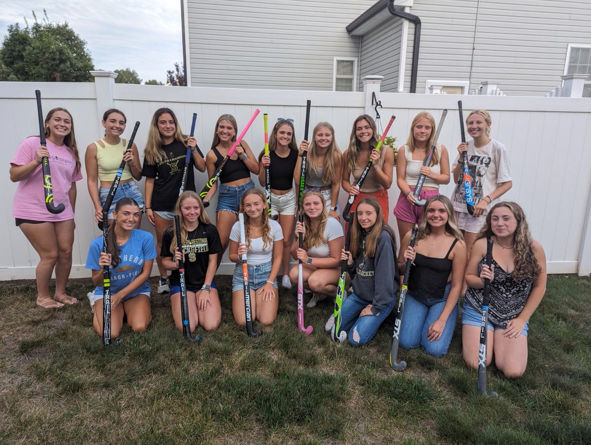 DonohueJr's tweet photo. Again, just love when our athletes bond off of the field here as @SRFieldHockey gets ready for 2023.  Thank you Pietros, for the Senior Dinner.  #TRAIL #609 
#RamPride🐏🏑🖤💛🇺🇲 
Special thanks to @dlogue64 https://t.co/CPF8cQZAgs