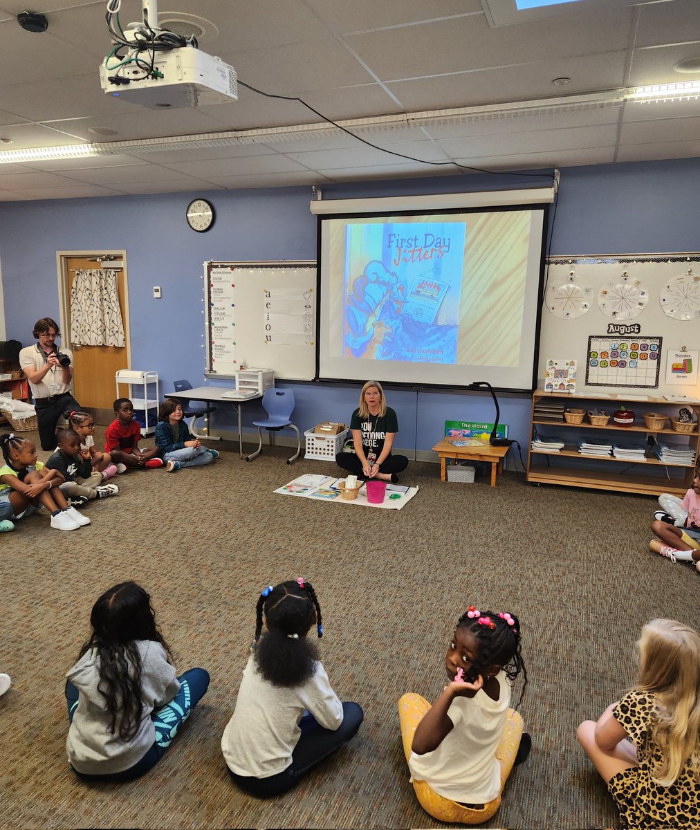 principallearns's tweet photo. https://t.co/fV4Eq14hCO. The energy was soooo good and students were already engaging in meaningful activity. While we strive for perfection we learn from every challenge and celebrate every win. #LoveWhatIDo and #WhereIDoIt https://t.co/vhgXsHwsdd