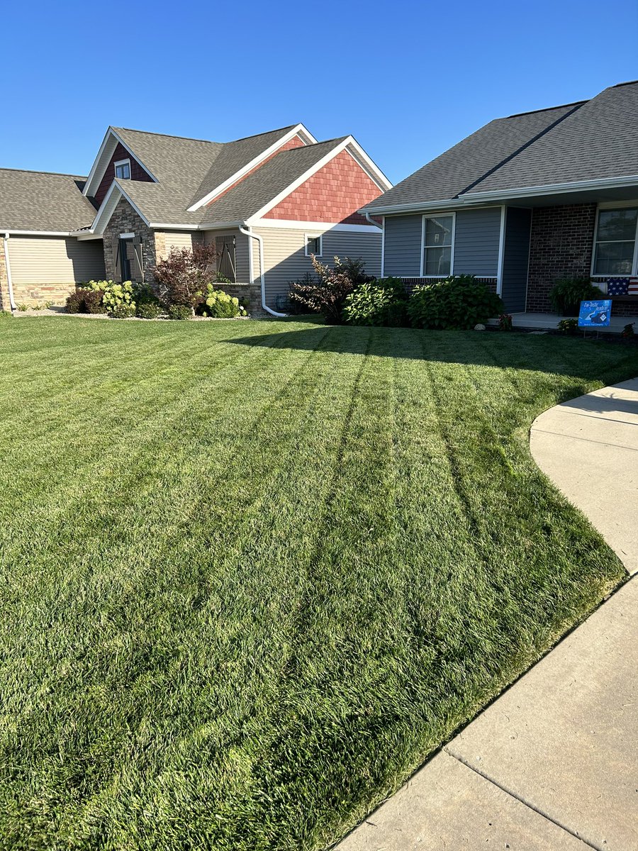 jdubs678's tweet photo. Another @OutKickTNML league night in the books. Not sure I’ve ever had this thick and luscious grass in August here in the 217, even mowing twice a week!!
Had the protégé step up his stripe game to diagonals tonight! https://t.co/SxoregL4mK