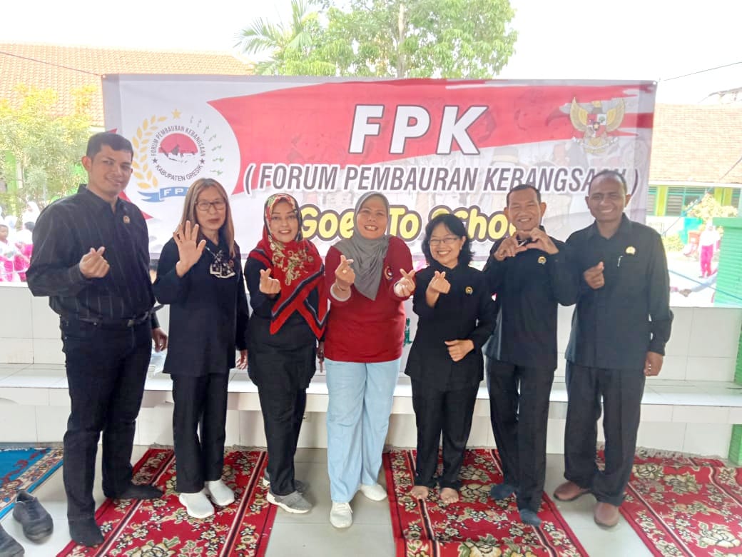 fpkgresik's tweet image. Forum Pembauran Kebangsaan (FPK) Kabupaten Gresik terus melakukan sosialisasi pembauran kebangsaan melalui program FPK Go to School, Selasa (15/8). Kali ini berlokasi di SD Negeri 6, Jalan Jaksa Agung, Gresik diikuti 350 siswa-siswi dari kelas 4,5 dan 6.
#fpk #fpkgresik