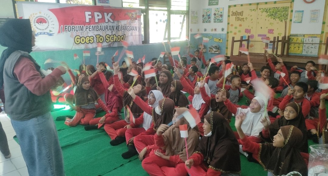 fpkgresik's tweet image. FPK Kabupaten Gresik melalui program FPK Goes to School kembali menggelar sosialisasi kebhinekaan ke siswa sekolah dasar, (Jum&apos;at, 11/8/2023). Kali ini di SDN 9 Sidokumpul Kota Gresik.

#fpk #fpkgresik