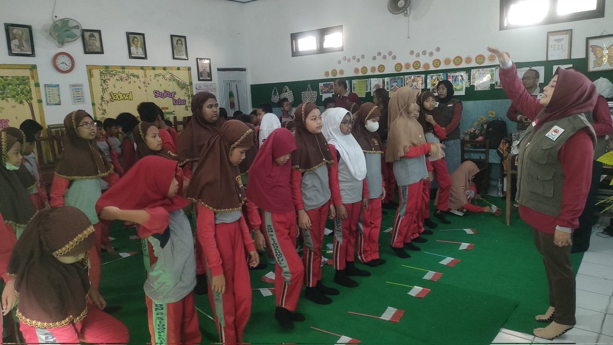 fpkgresik's tweet image. FPK Kabupaten Gresik melalui program FPK Goes to School kembali menggelar sosialisasi kebhinekaan ke siswa sekolah dasar, (Jum&apos;at, 11/8/2023). Kali ini di SDN 9 Sidokumpul Kota Gresik.

#fpk #fpkgresik