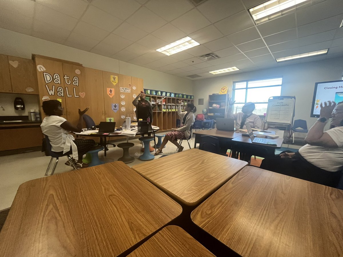 PrincipalOrtega's tweet image. Proud of the commitment from our teachers and leaders for embracing our tier 1 curriculum. Check them out internalizing and rehearsing after school! #PerfectPractice #TogetherWeRise @ACEDallasISD @VeltHutchins @TeamDallasISD