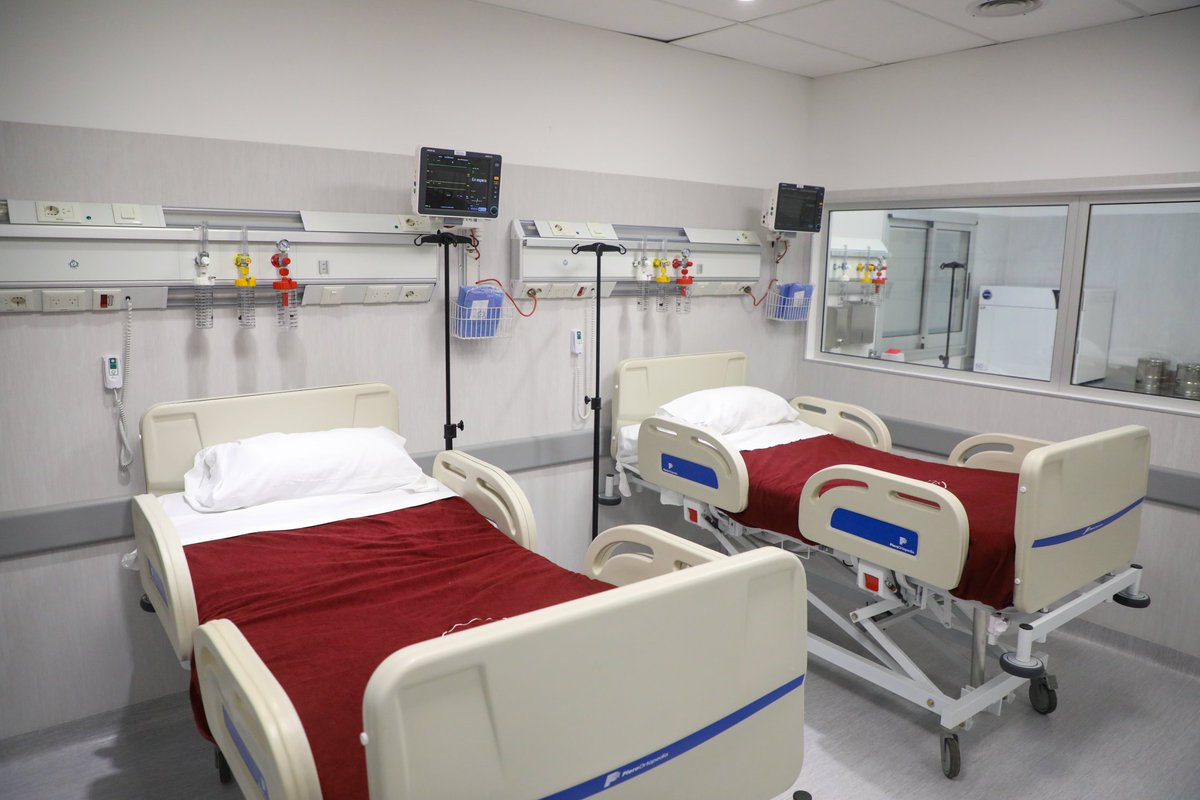 BaimaMarina's tweet photo. 🏥 ¿𝗖𝗼𝗻𝗼𝗰𝗲́𝘀 𝗲𝗹 𝗛𝗼𝘀𝗽𝗶𝘁𝗮𝗹 𝗦𝗮𝗺𝗰𝗼? 

Ubicado en mi ciudad natal, mi querida San Jorge, hoy suma 2 nuevos quirófanos y una Sala de Partos.

¿Por qué? porque en Santa Fe #hacemos salud de 1ra calidad para todo el territorio. Va hilo 🧵 https://t.co/bRpYa5R3PG