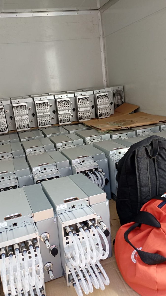 AlphaShares's tweet photo. Alpha Mining Co. Progress!

Feast your eyes upon what's currently happening down at our HQ in Paraguay with our first 252 hydro cooled S19 Pros! Once turned on these machines will be producing over 42,000 TH! 

Find out more by joining our discord - https://t.co/KuDXGZUyIN https://t.co/OwznXR992M