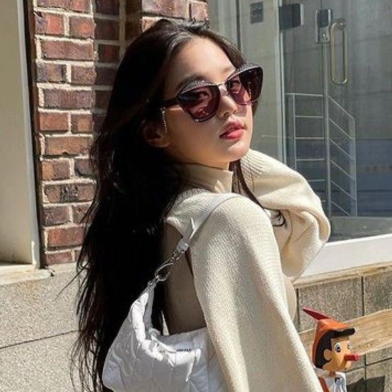 hinditosimaui's tweet photo. — ~ day 5 ~  — 
hellooo, maui here!🤍
looking for interactive filo moots >< 
 — she/her, filo, active
 —mainly enhypen, any fandoms are welcome!! 
 — interests: kpop, books, games, music, movies, ts, etc
 — not new to #kpoptwt, #studytwt, and #stantwt
like and rt, ty!🫶 https://t.co/nFuPTchBq0