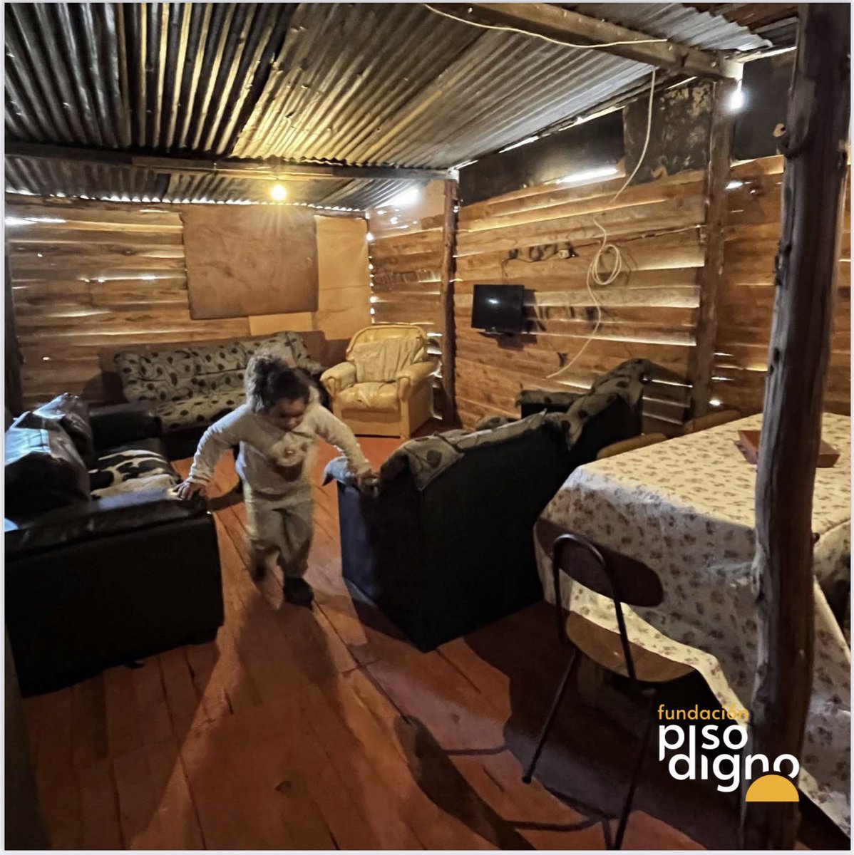 ¡¡¡LLEGAMOS A LA CASA 500 con piso de madera!!!

A casi dos años de haber arrancado hoy llegamos a la casa 500. 75 asentamientos de MVD y Canelones. 1934 personas de las cuales 1049 son niñas y niños que hoy tienen un Piso Digno. Gracias a todos los que dan para adelante. Queda