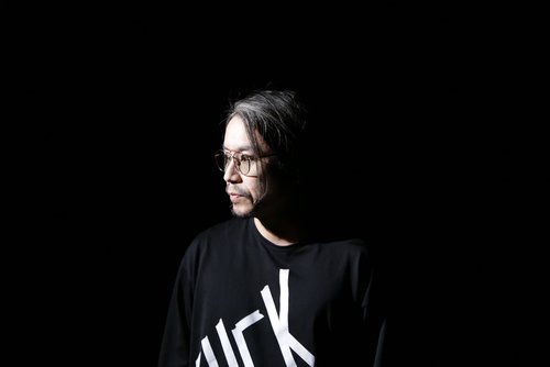 tecture1's tweet photo. 音楽家、サウンド・アーティストevalaによる"音の出る絵画"の展覧会 本日初日
https://t.co/Qzm9iKSAA2

大日本印刷とevalaが共同制作した特殊プリントと平面パネルスピーカー技術の組み合わせにより、絵画そのものから音を発する作品
#evala #ScoreofPresence #LOWW #大岡山 #TECTURE https://t.co/P72RWnTdIX