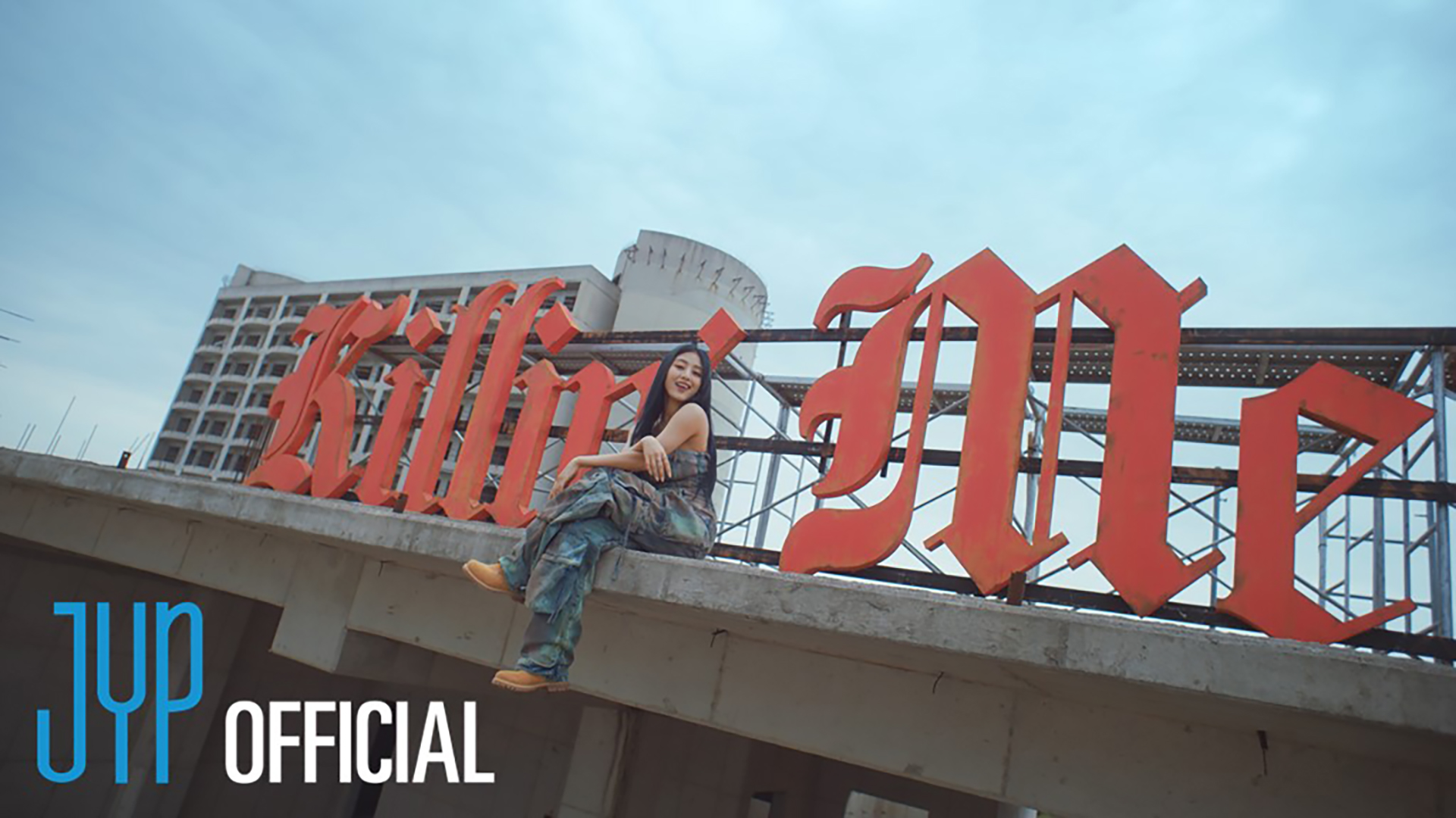 TWICE on X: 