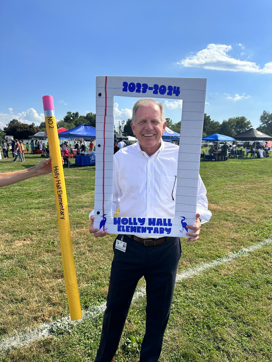 morganbcoop's tweet photo. Such an amazing event for Elkton feeder schools tonight, getting ready for the school year! @DrJalawson @CCPSMD https://t.co/yRPaBD6ZST