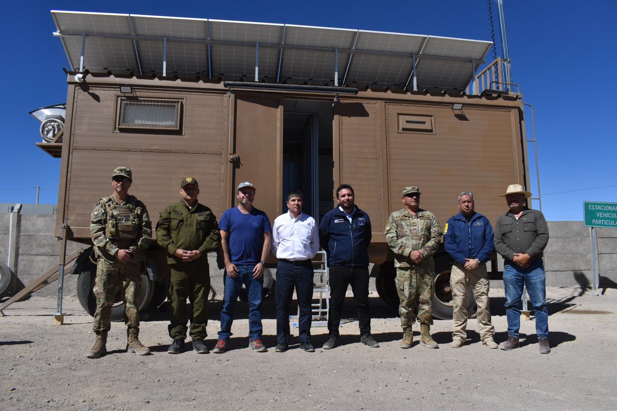 DPRTarapaca's tweet photo. ✅Subsecretario del Interior @DrManuelMonsalv visitó los nuevos Puestos de Observación Fronterizos en #Colchane. 

👉Junto a delegado @dquinterosr revisaron la instalación de los modernos POF que permitirán entregar #MásSeguridad y mejores condiciones de habitabilidad. #Iquique https://t.co/iXVDTstLfo