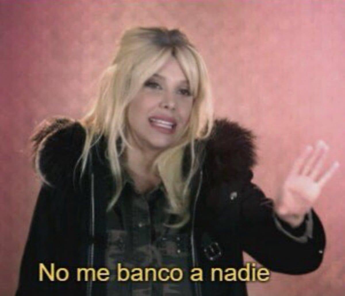 ¿Por qué no socializas con la gente?
Yo: