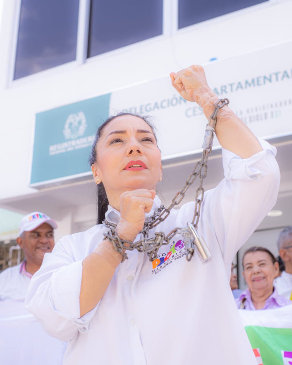 AlexandraPined_'s tweet photo. Esta mañana iniciamos el ayuno convencidos que nuestra fuerza no viene del cuerpo sino del alma Aprox 750 mil cesarenses viven en condición de pobreza muchos consumen una ración diaria de alimento y decenas de niños mueren por deficiencias nutricionales A ellos dedicamos el ayuno https://t.co/5gpdcGuZaH
