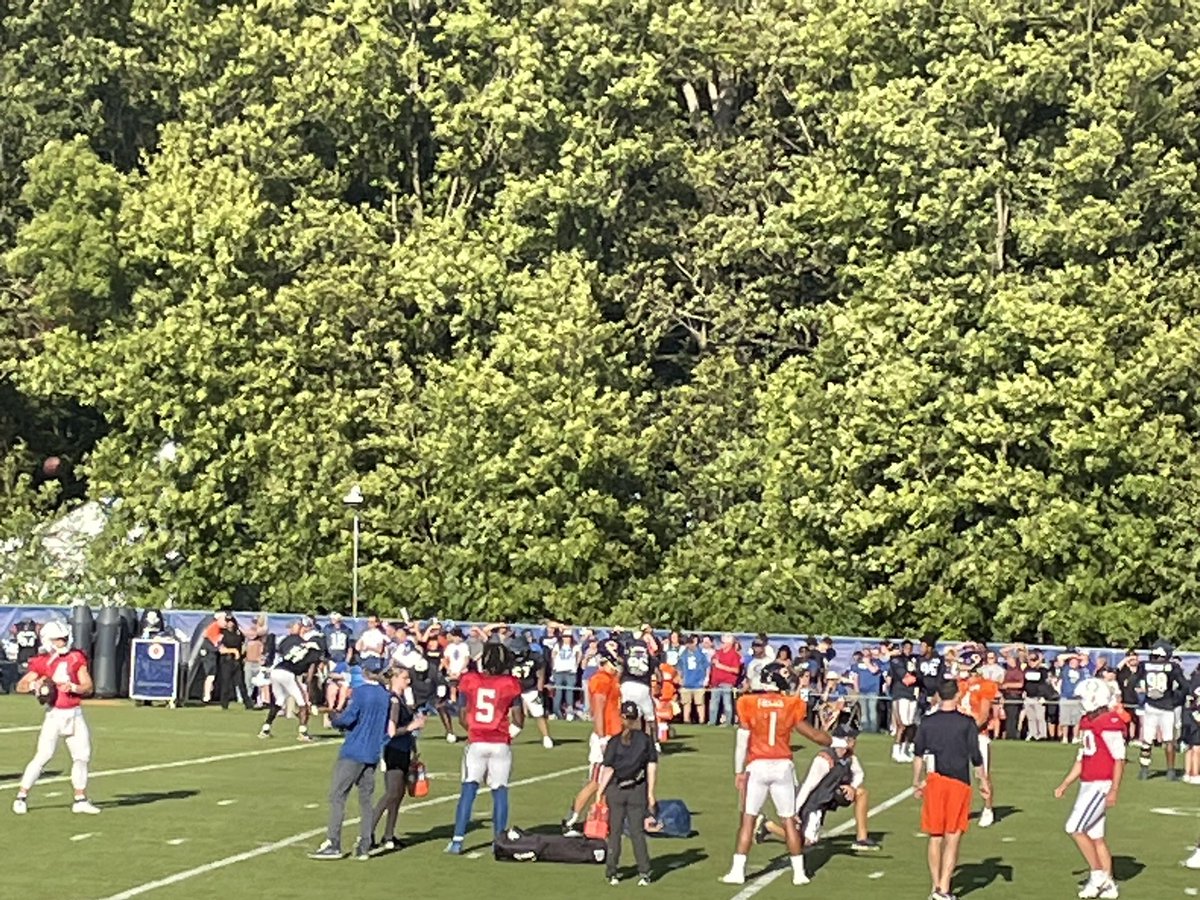 RichfieldRich's tweet photo. Enjoying the NFL training camp scrimmage at nearby @GrandParkSports between the Bears & Colts. Got a close up view of fellow @SUUThunderbirds alum @braxtonjones742 who made the NFL all rookie team last year. Also fun to watch @justnfields & #4pick Anthony Richardson @GVOaant https://t.co/c7ly3aMUiV