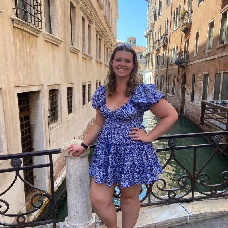 APIabroad's tweet image. We are thrilled to showcase the incredible journey of University of Alabama student Pearl Brown, who had an unforgettable summer adventure in the enchanting city of Rome, all with API! 🇮🇹✨
Check out our programs in Italy! 🗺️✈️ 
bit.ly/3pB4faE
#APIExperience