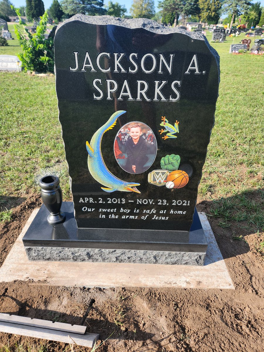 Aaron_Sparks19's tweet photo. 💚Jackson's monument stone was finally installed this week. Had some delays with it going in. So happy with how it turned out and glad that it's finally in place, just wish it didnt need to be 💚🥹
#MissYou #LoveYou #ItsNotTheSameWithoutYou https://t.co/JVpnoxT8FG