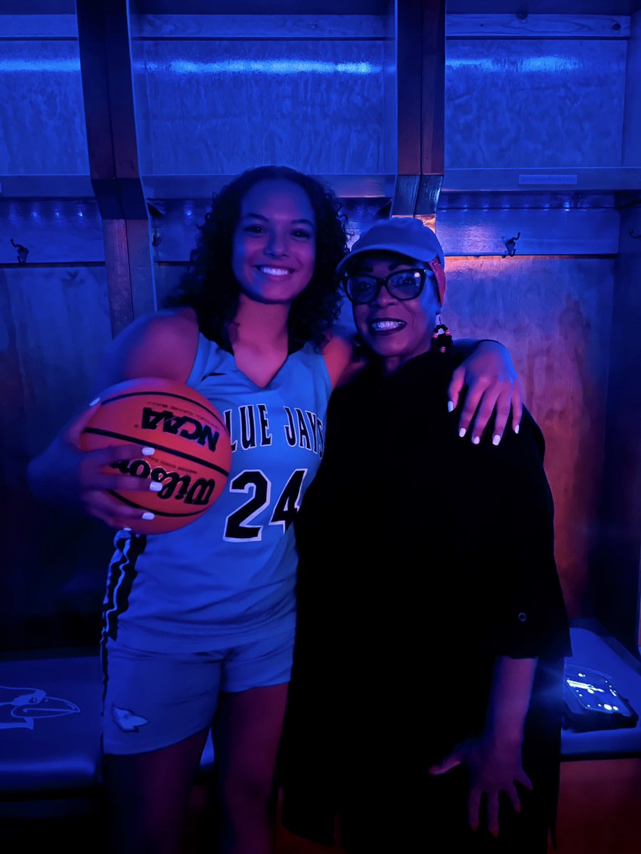 Mariah Mayfield tweet media