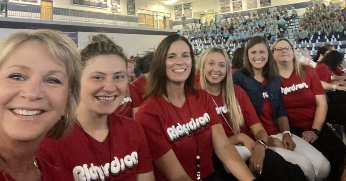 4thRHE's tweet photo. Convocation is such a great way to connect with other teachers &amp; get energized for a new school year! #rheproud https://t.co/EV5YJ0EJ1E
