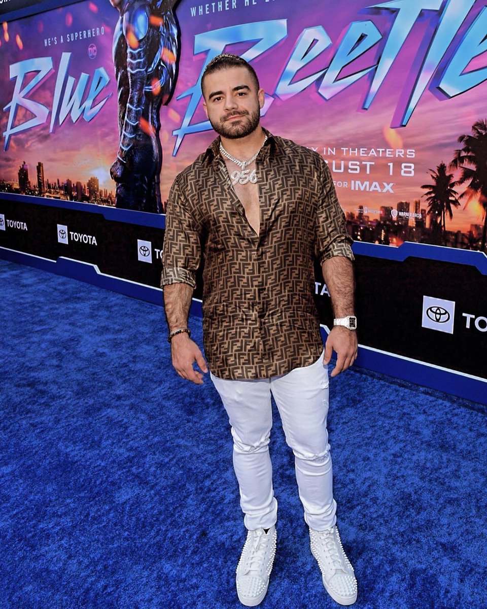 StevenAFranz's tweet photo. Reppin’ the 956 on the Blue Carpet at the Blue Beetle premiere in Hollywood! #Puro956 https://t.co/e0tHtV5Iur