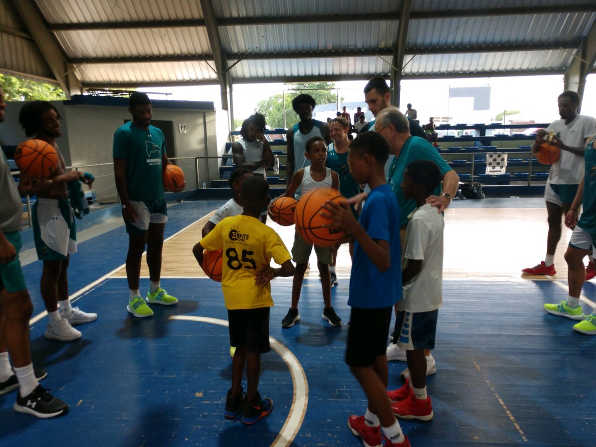 Coastal Men's Basketball tweet media