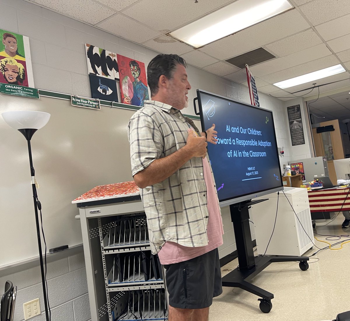 Vacation Day ⛱️ at our Instructional Leadership Team Meeting with an informative overview of our AI course AND  AI ethics and responsibility. Check out AI PD here: Maryland Center for Computing Education Professional Development Opportunities: cs4md.com/ai