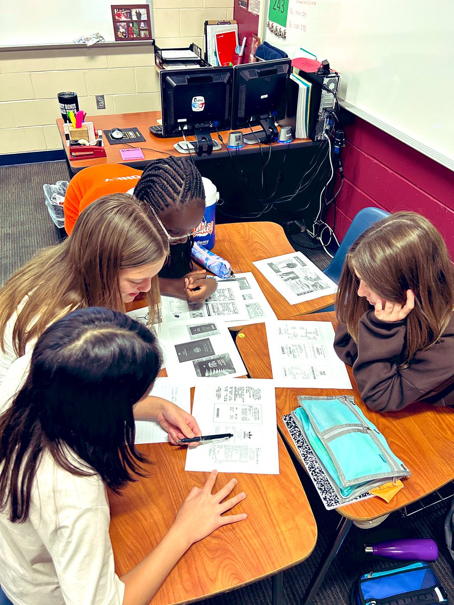 linardoin's tweet photo. Room transformations in junior high??? YESSS!  Tx history students learn about primary and secondary evidence by solving a crime. Just like historians do to tell our story. Fascinating!!  #GOYork https://t.co/wOLYZv0zAr