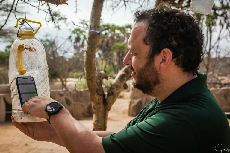 billhilf's tweet photo. This new mobile app from @earthrangertech is already transforming how conservationists respond to ecosystem disasters. It was recently used in response to an oil spill impacting 20 marine protected areas. https://t.co/4nvBaDMcav https://t.co/VLTrSQTLgt