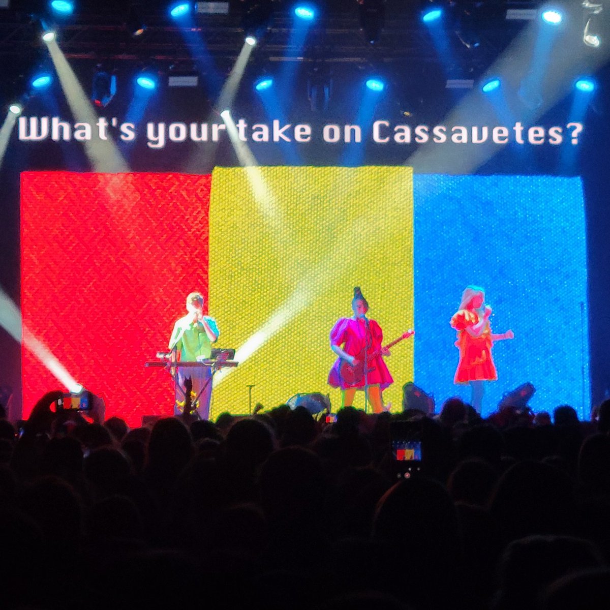 bohemianizm's tweet photo. Le Tigre (@letigreworld) Brought the 'Bomp' to Their #Toronto Concert 💖 https://t.co/xgf2fHso2i https://t.co/e2YKYMx5Eg