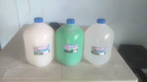 El mejor del mundo? La guanchaca de pomo. Cuando es algo especial tomo una guanchaca, es un elissir y los otros son tragos. Los otros se toman y este se saborea, te lo puedes tomar en la mañana y jamás te va a agarrar acidez, ni gastritis, ni nada... Es un elissir!!!