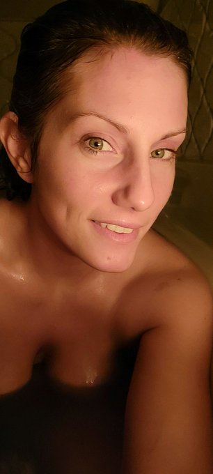 Hey everyone https://t.co/XXYNwvhkvL