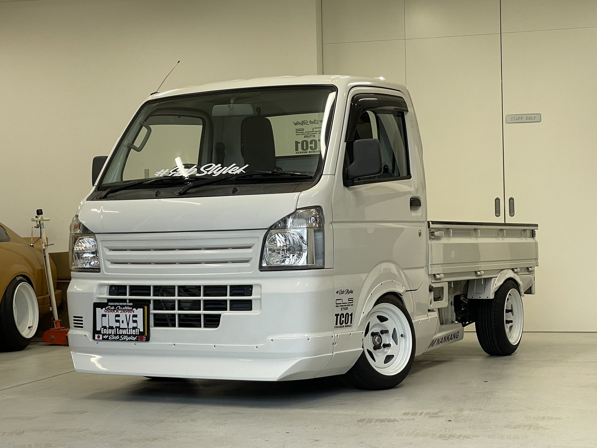 軽トラ キャブオーバ EBD-DA16T乗り換えの為社用車売ります。社外