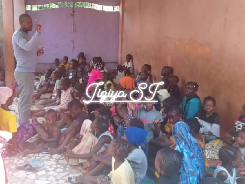 projetsemence's tweet image. Mais um dia abençoado com as crianças #Garibous 🤩
#Obrigada pelas orações e participações ✝️🛐

#Projeto Jigiya Si  
#África_2023 💟🆔

#ParticipeComAgente:
doeafrica.org/doeagora/famil… 

#JigiyaSi: "Semear na esperança e plantar na."

sa.aimint.org

🙏🇧🇫🌍🇲🇱🙏