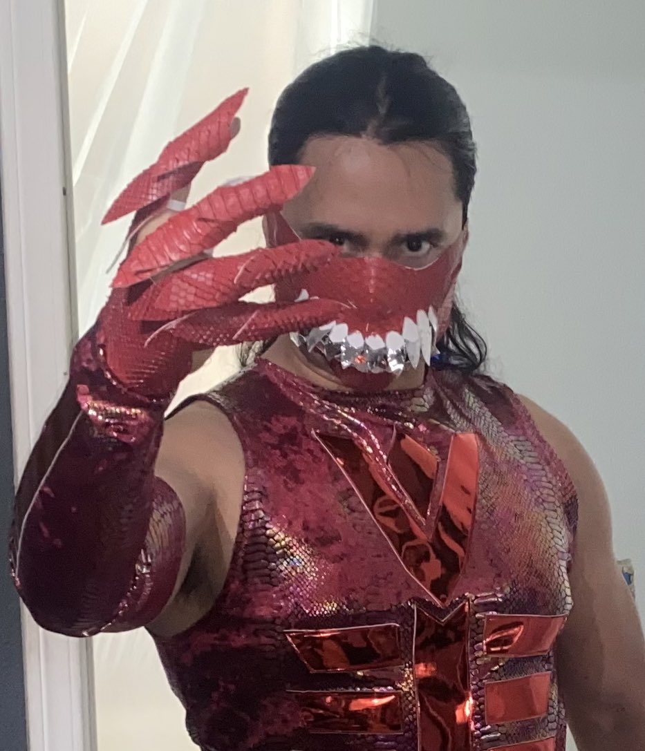moizilla_kaiju's tweet photo. Ebirah variant. New mask, New claws, also going to be showing the concept art along with it for all new gear. #lucha #luchador #luchalibre #wrestling #wrestler #kaiju #godzilla #ebirah #sewing #cosplay #seamster https://t.co/vWBGh1qtjt
