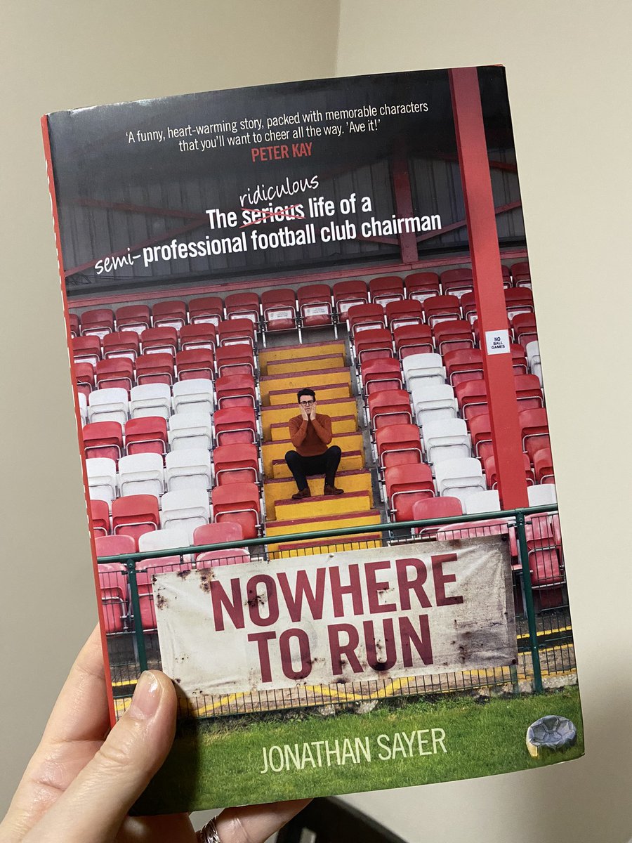 iamchrischong's tweet image. Finally got my copy!!  So excited to read it! #nowheretorun #footballislife