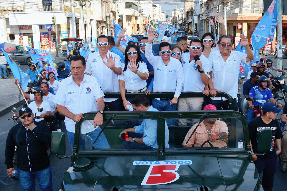 Gracias hermanos Orenses por el respaldo a los candidatos de la RC5.

El cierre de campaña fue espectacular, Machala encendió la llama revolucionaria, en las calles se escuchaba una sola voz, #LuisaPresidenta, TODITO 5.

#ElResurgirDeLaPatria #ElOroBastiónDeLaRC5 

<a href="/MashiRafael/">Rafael Correa</a>