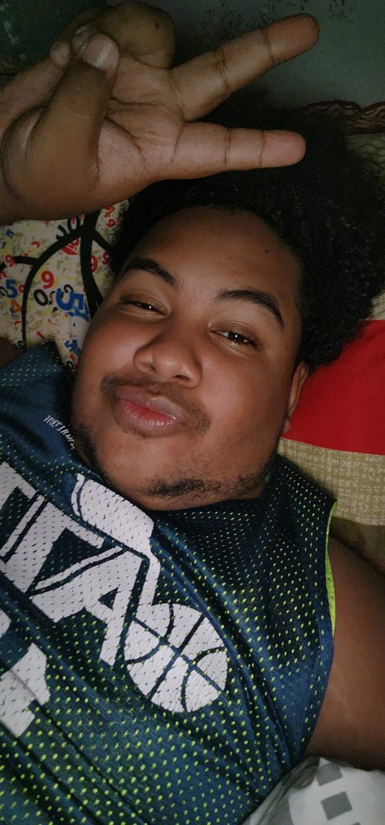 Medio loco, sentimental y un poco terco... pero haciendo mi mundo feliz 🥳🥳🥳🥳