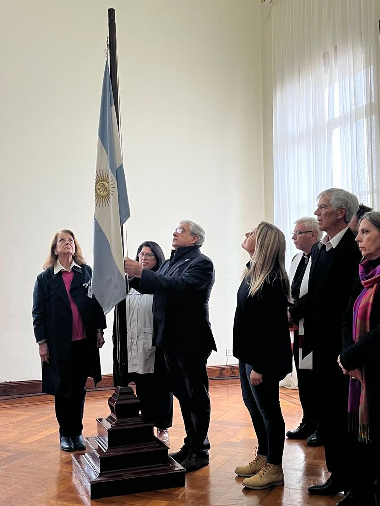 ECampana17's tweet photo. Aniversario de la muerte del Gral José de San Martin, nuestro padre de la Patria. https://t.co/FqHKYsDkqu